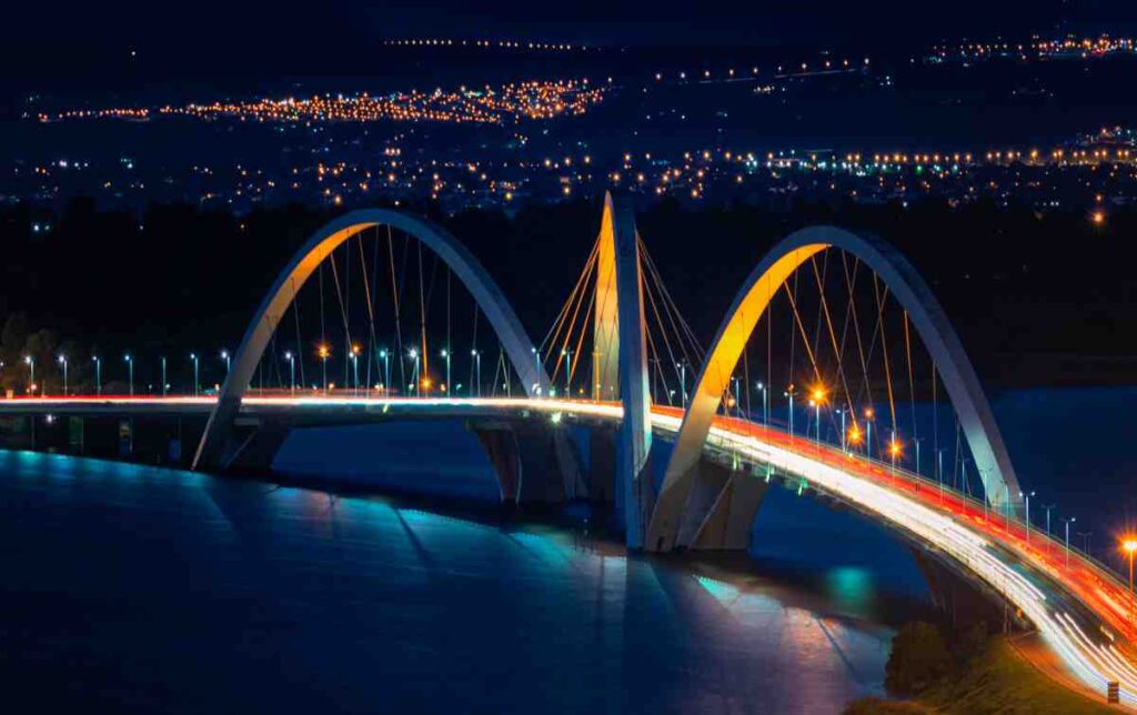 Ponto turístico em Brasília: Ponte JK