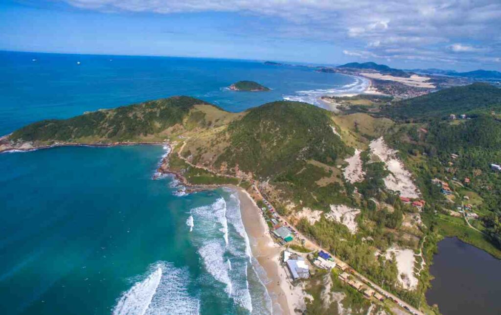 Melhor época para ir a Praia do Rosa em Santa Catarina